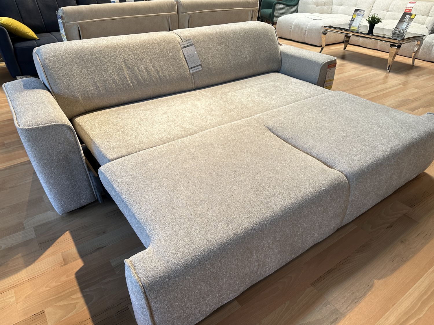 Sofa Loretto z funkcją spania typu Puma - przecena z ekspozycji -30%