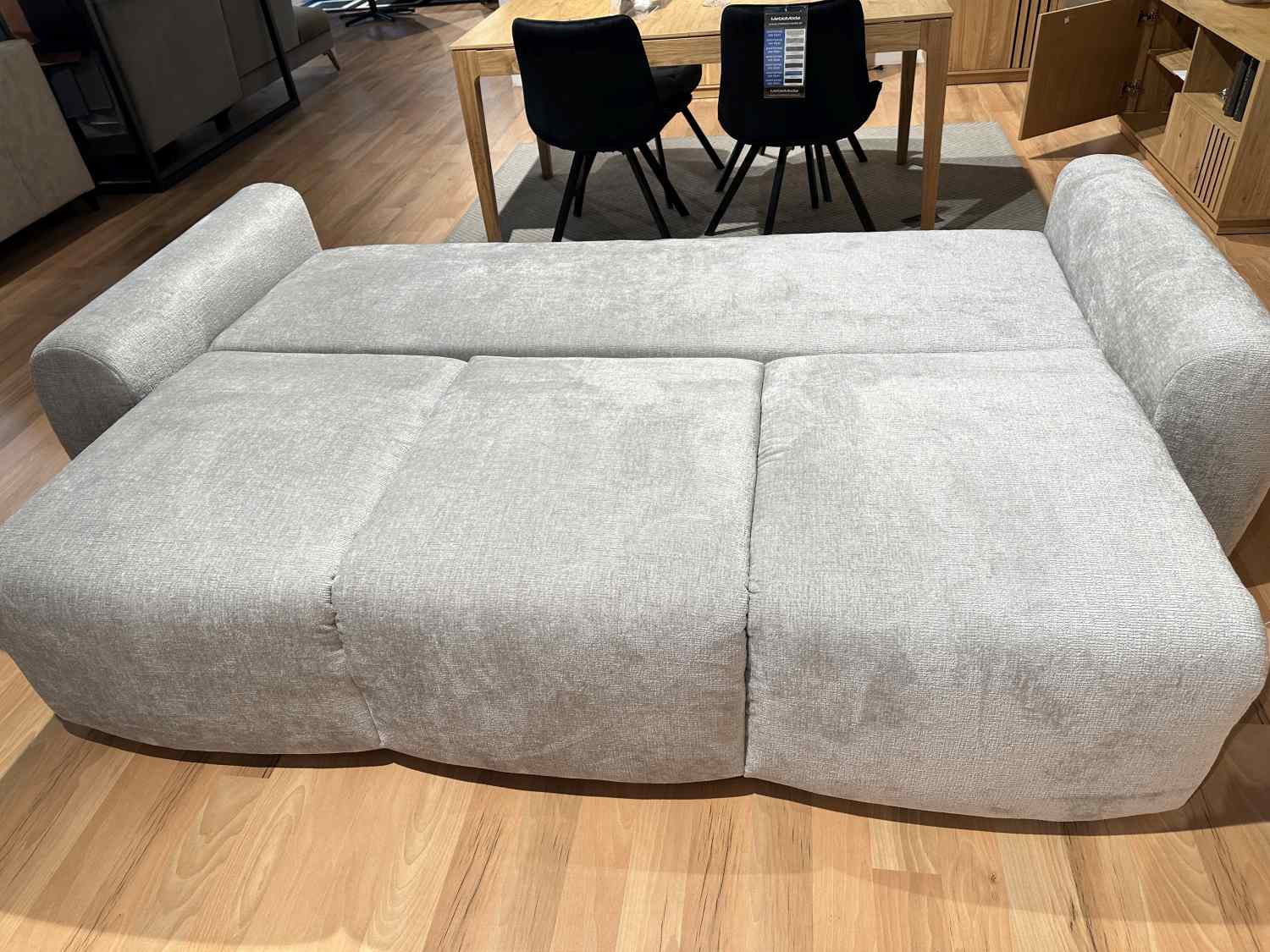 Sofa MIA z funkcją spania i pojemnikiem na pościel - przecena z ekspozycji -30%