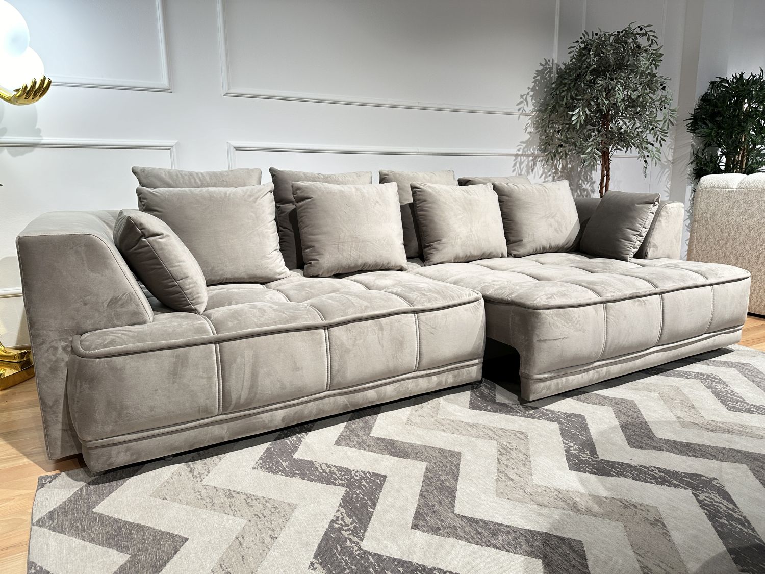 Tiga Bigsofa sofa z elektrycznie wysuwanymi siedziskami Wersal Aphrodita 22 Tiga Bigsofa sofa z elektrycznie wysuwanymi siedziskami Wersal Aphrodita 22