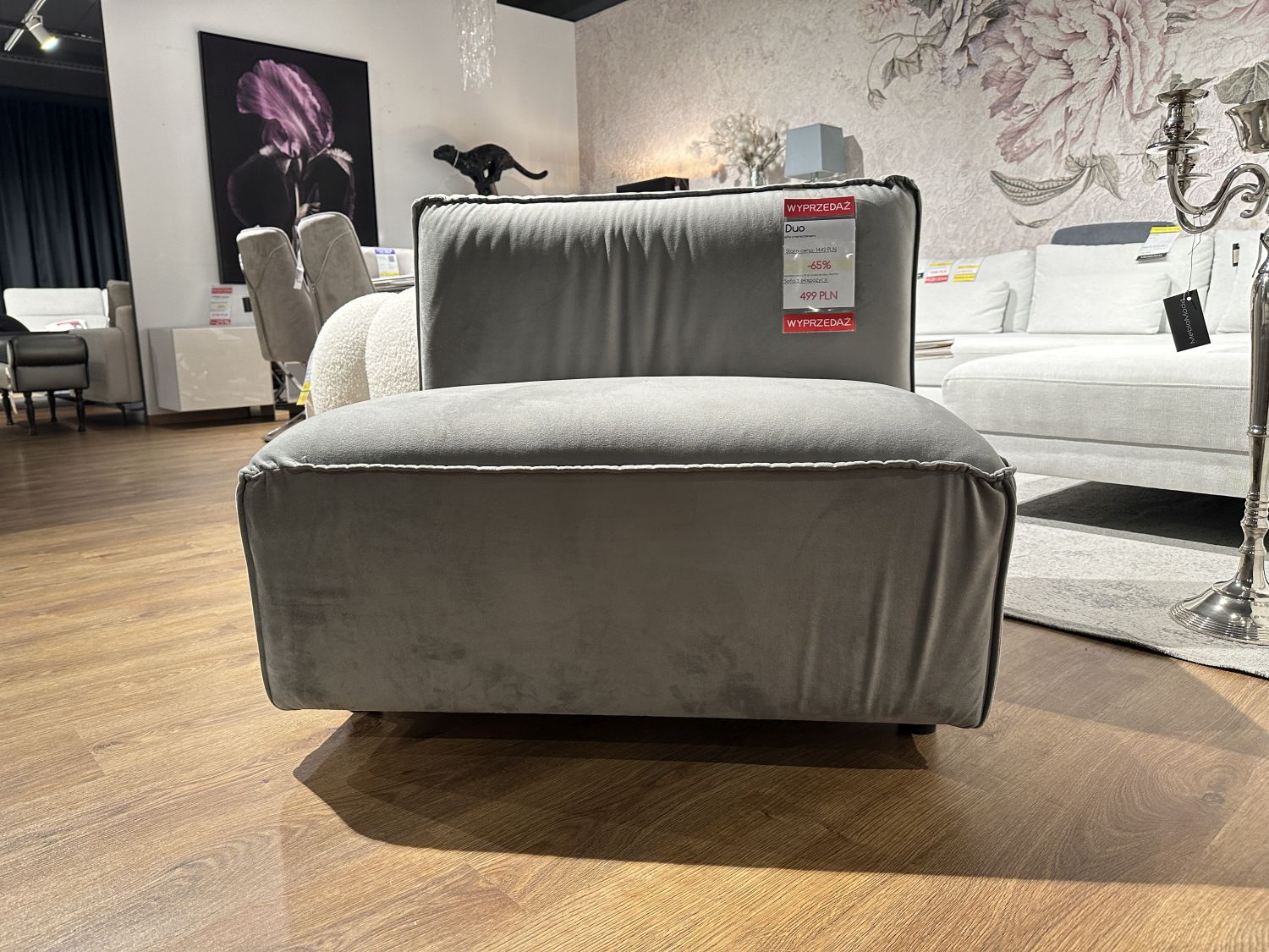 Sofa nierozkładana Duo z marszczeniami - wyprzedaż z ekspozycji -65% Sofa nierozkładana Duo z marszczeniami - wyprzedaż z ekspozycji -65%