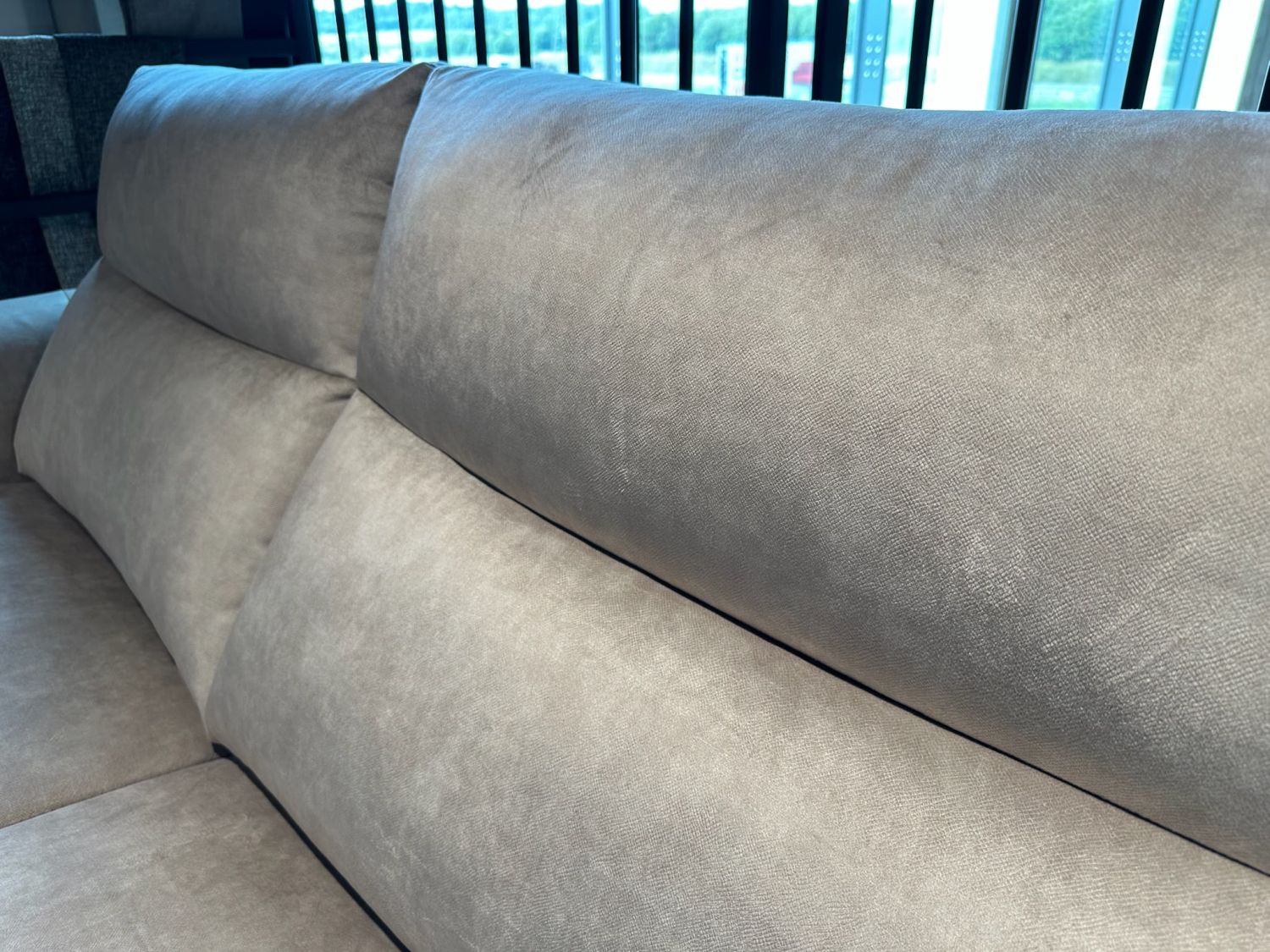 Sofa Verbena z funkcją relaks elektryczną