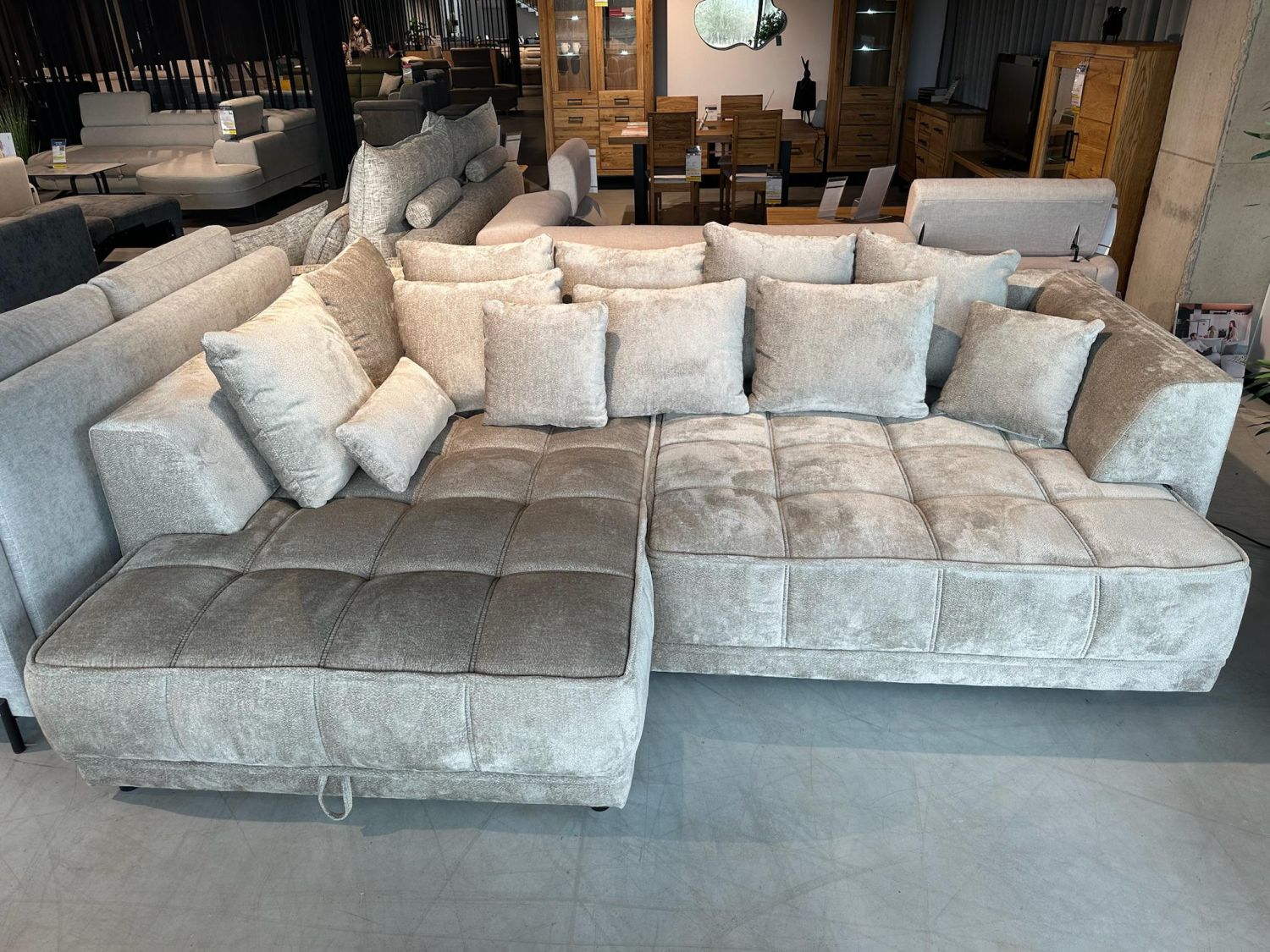 Tiga Box narożnik z elektrycznie wysuwanym siedziskiem i pojemnikiem Wersal Aphrodita 23