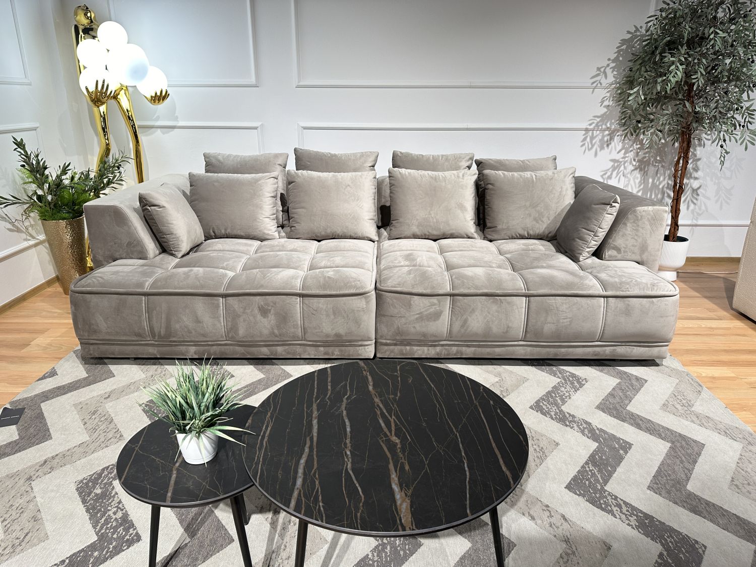 Tiga Bigsofa sofa z elektrycznie wysuwanymi siedziskami Wersal Aphrodita 22 Tiga Bigsofa sofa z elektrycznie wysuwanymi siedziskami Wersal Aphrodita 22