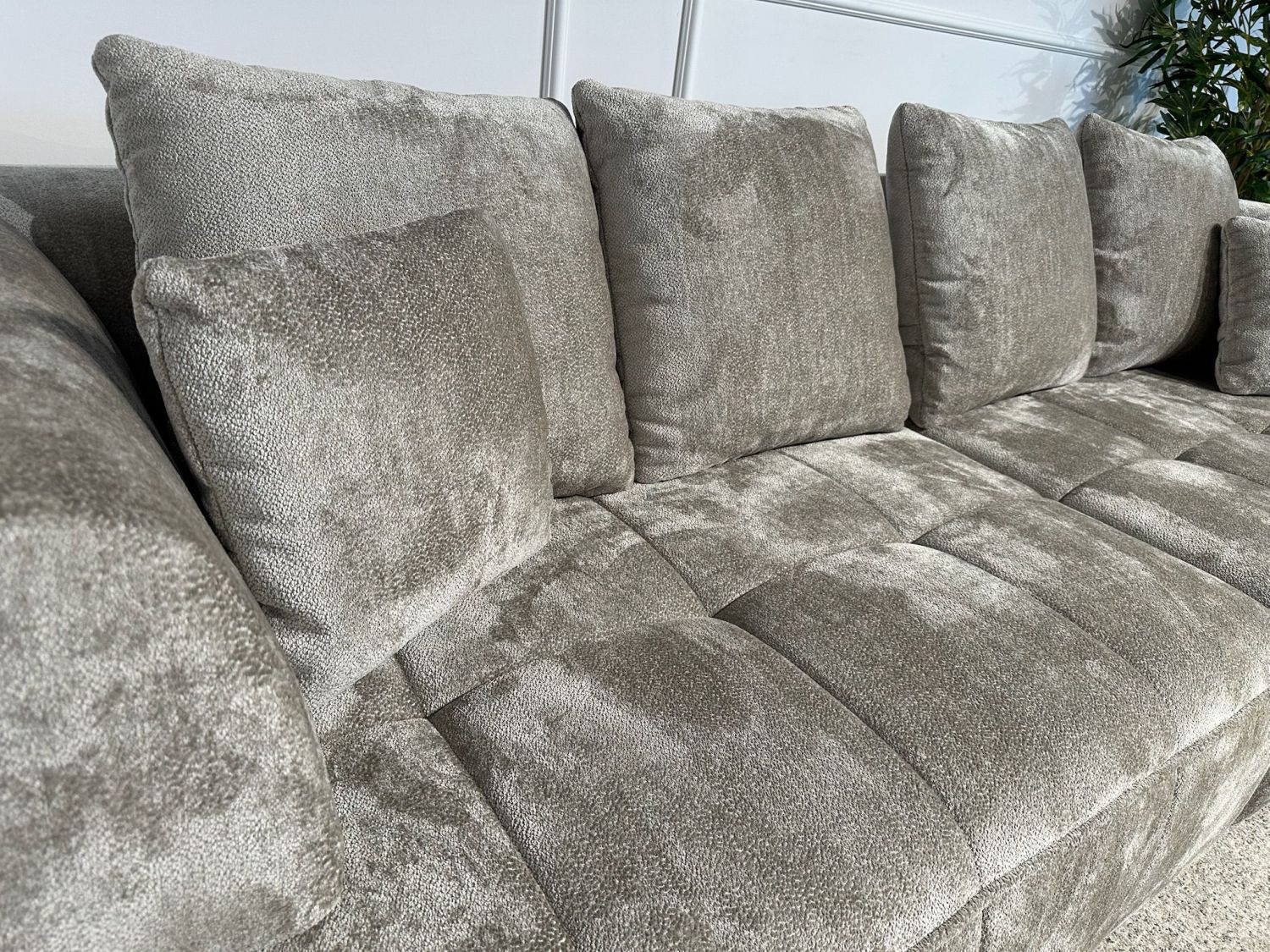 Sofa Albio z elektrycznie regulowanymi siedziskami Wersal