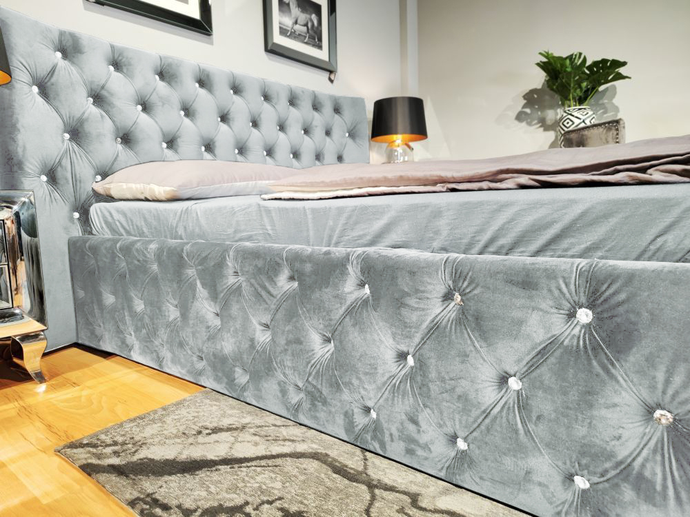 Łóżko tapicerowane Sycylia pikowane z kryształkami 160x200 glamour z pojemnikiem od ręki Magic Velvet 2240