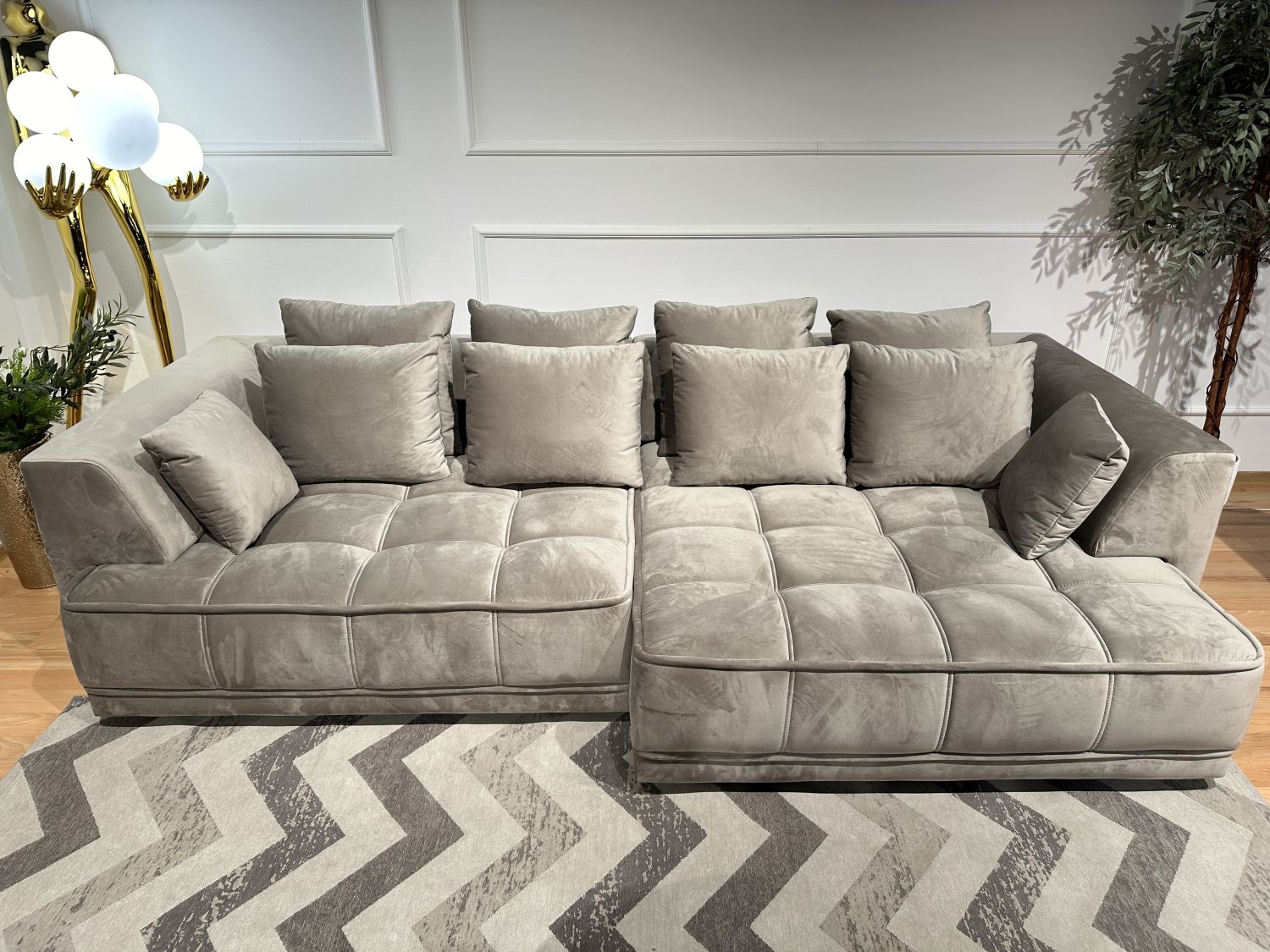 Tiga Bigsofa sofa z elektrycznie wysuwanymi siedziskami Wersal Aphrodita 22 Tiga Bigsofa sofa z elektrycznie wysuwanymi siedziskami Wersal Aphrodita 22