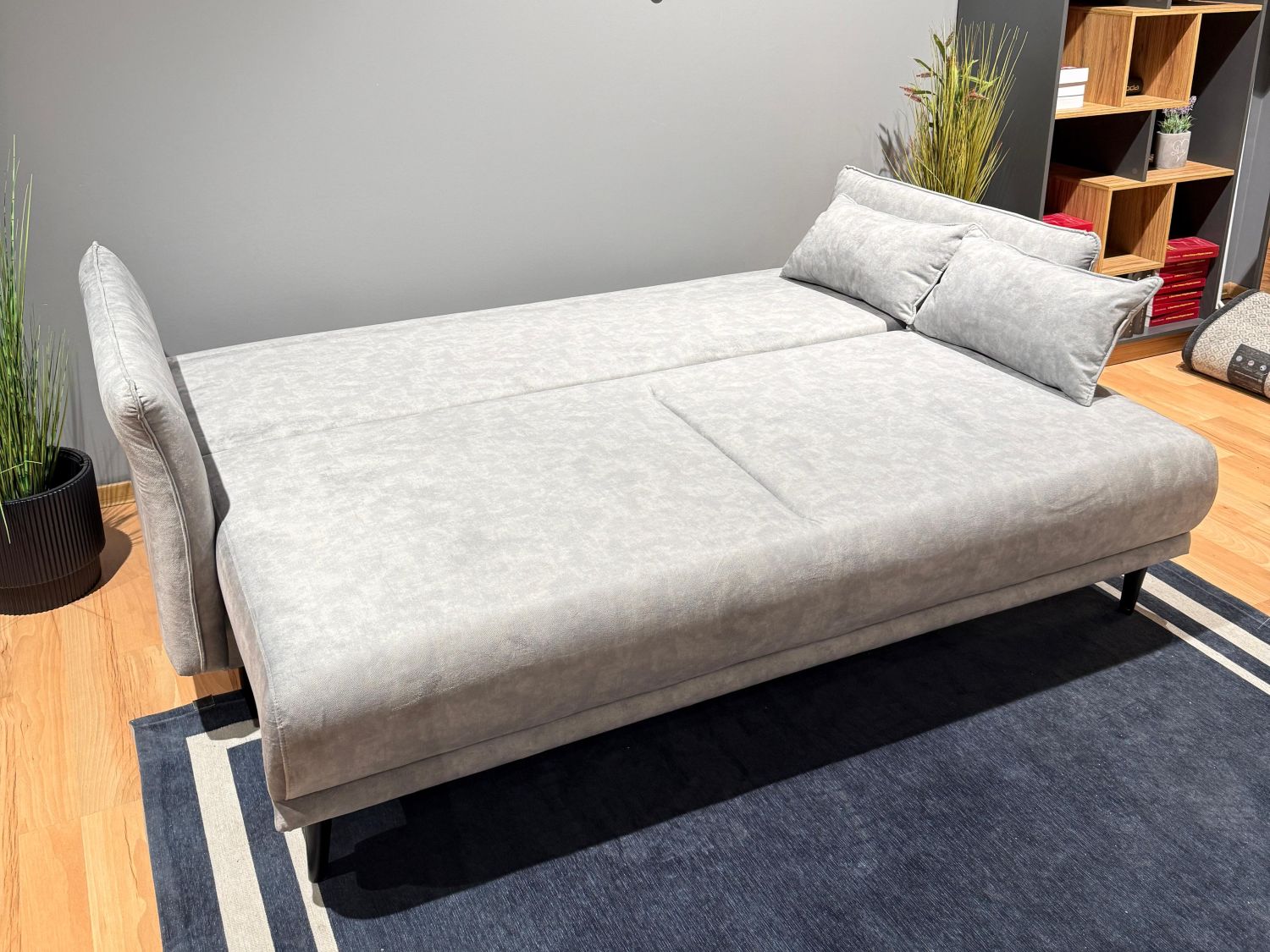 Sofa Capri z funkcją spania i pojemnikiem na pościel 