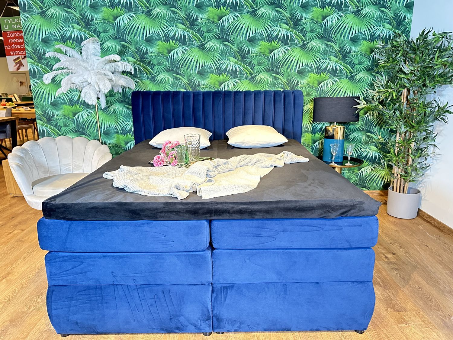 Łóżko kontynentalne z  2 pojemnikami Minola - przecena z ekspozycji -24%