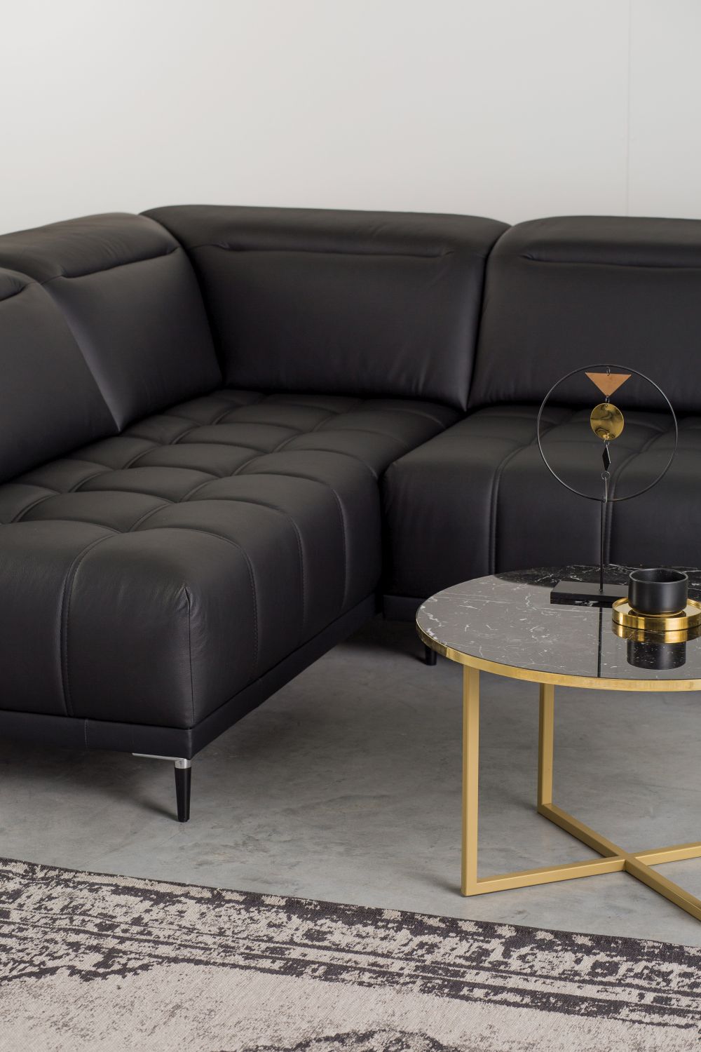 Narożnik Focus L z elektrycznie regulowanym siedziskiem Wersal skóra naturalna