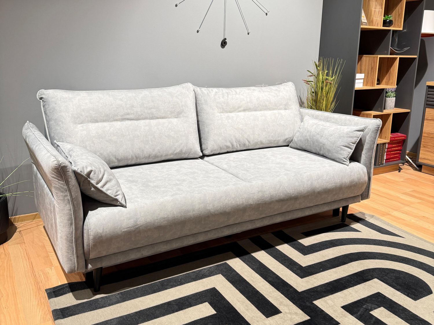 Sofa Capri z funkcją spania i pojemnikiem na pościel 