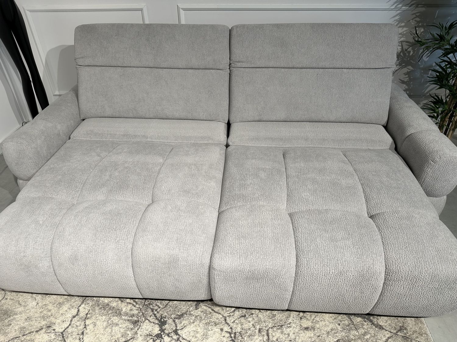Mateo Bigsofa z elektrycznie wysuwanym siedziskiem i regulowanymi zagłówkami Wersal