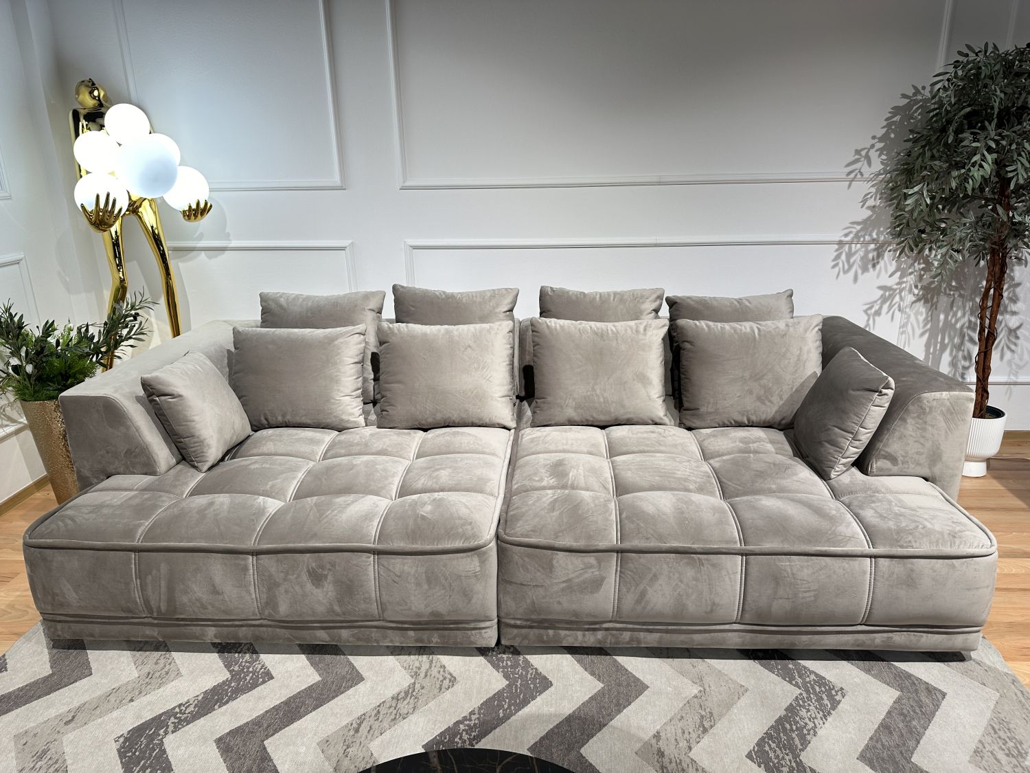 Tiga Bigsofa sofa z elektrycznie wysuwanymi siedziskami Wersal Aphrodita 22 Tiga Bigsofa sofa z elektrycznie wysuwanymi siedziskami Wersal Aphrodita 22