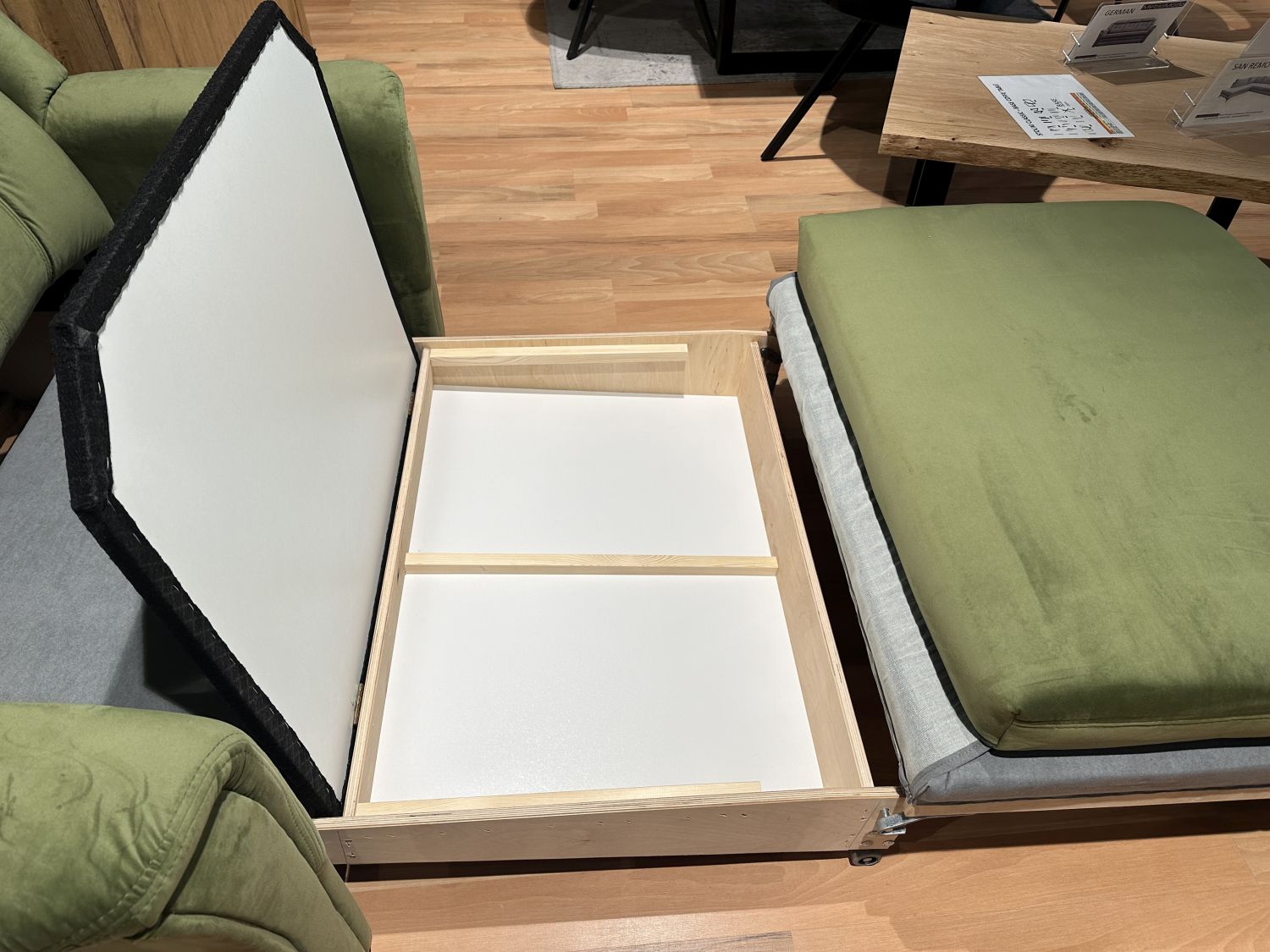 Sofa z funkcją spania i pojemnikiem na pościel German - przecena z ekspozycji -30%
