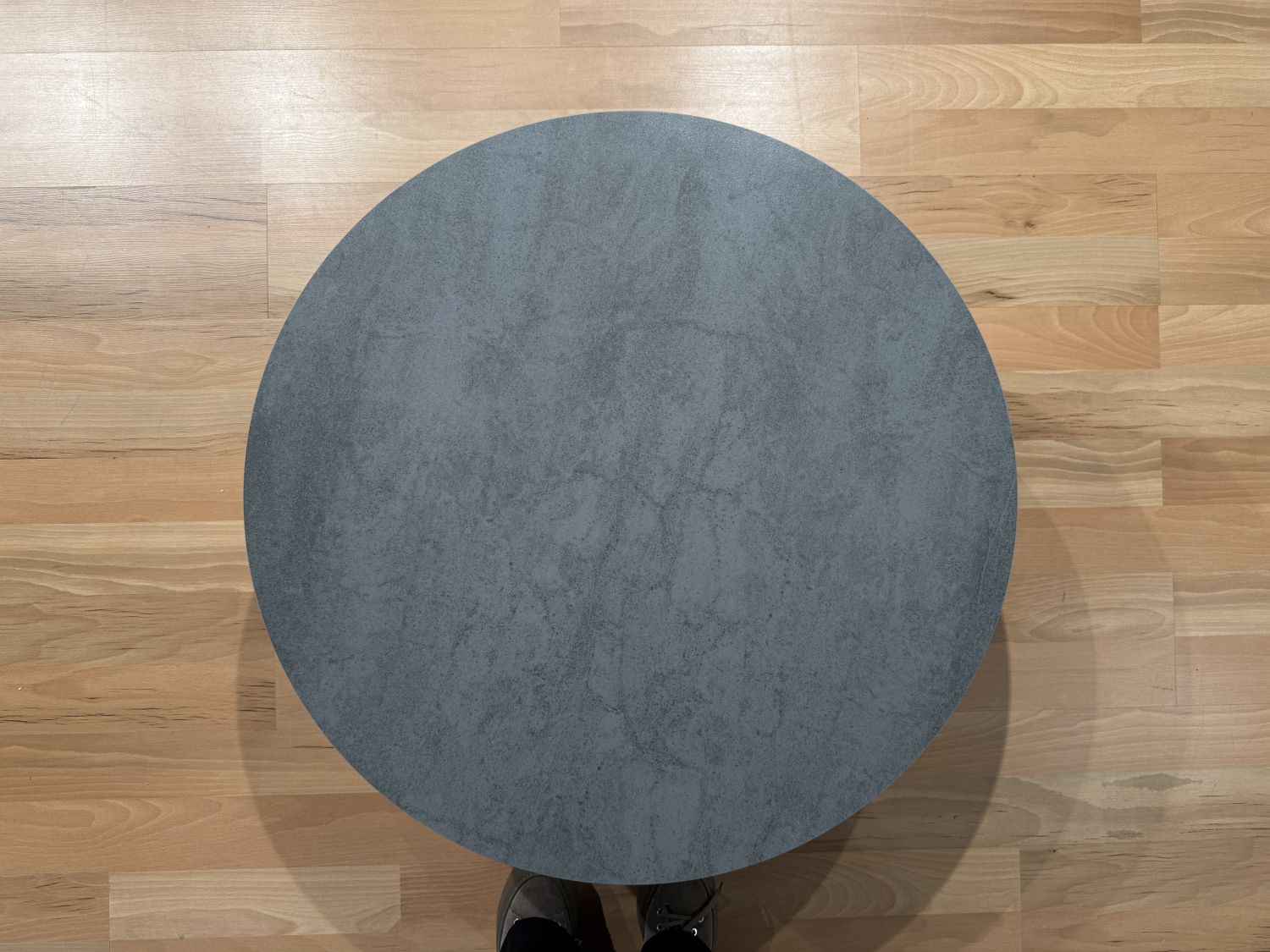 Okrągły stolik kawowy Stonea ze spieku kwarcowego śr 80 cm