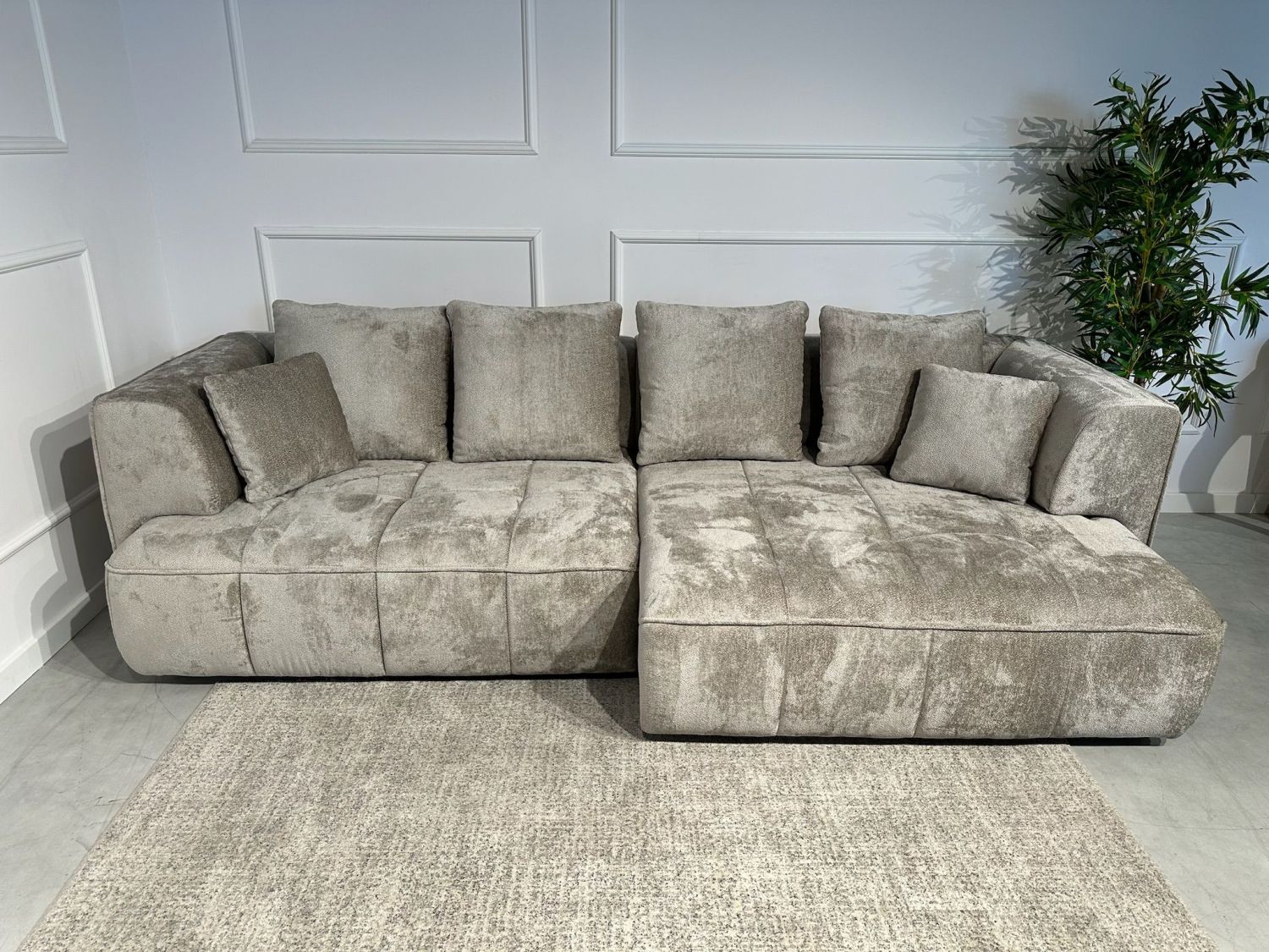 Sofa Albio z elektrycznie regulowanymi siedziskami Wersal