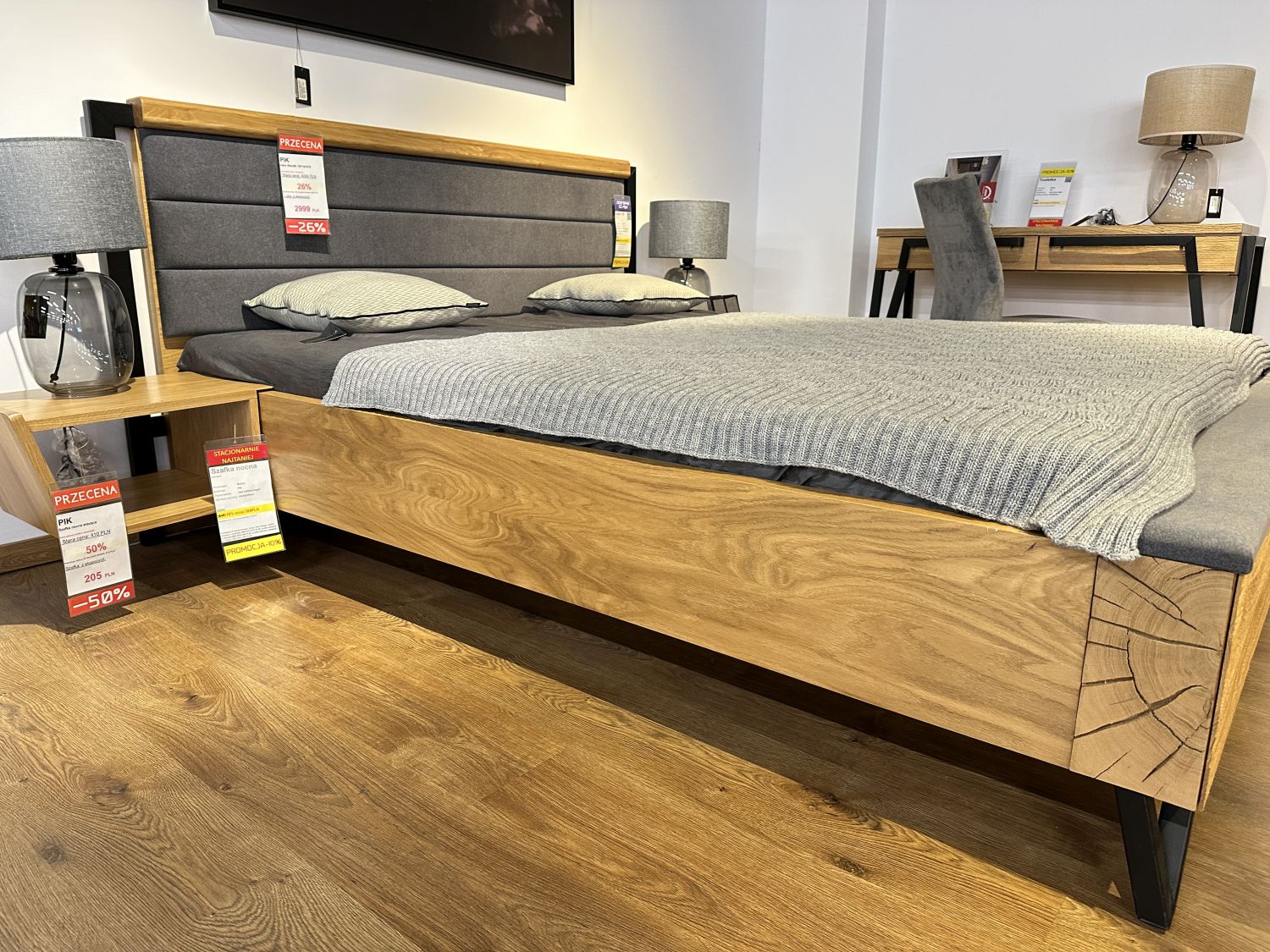 Łóżko Pik 160x200 - przecena z ekspozycji -26% Łóżko Pik 160x200 - przecena z ekspozycji -26%