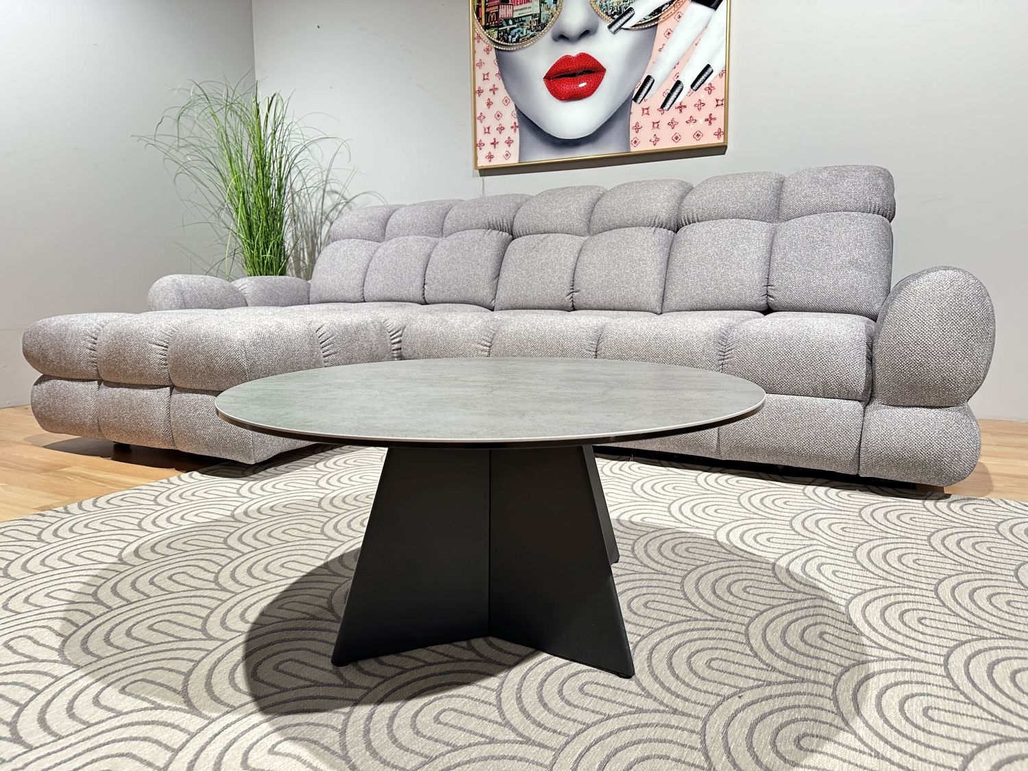 Okrągły stolik kawowy Stonea ze spieku kwarcowego śr 80 cm