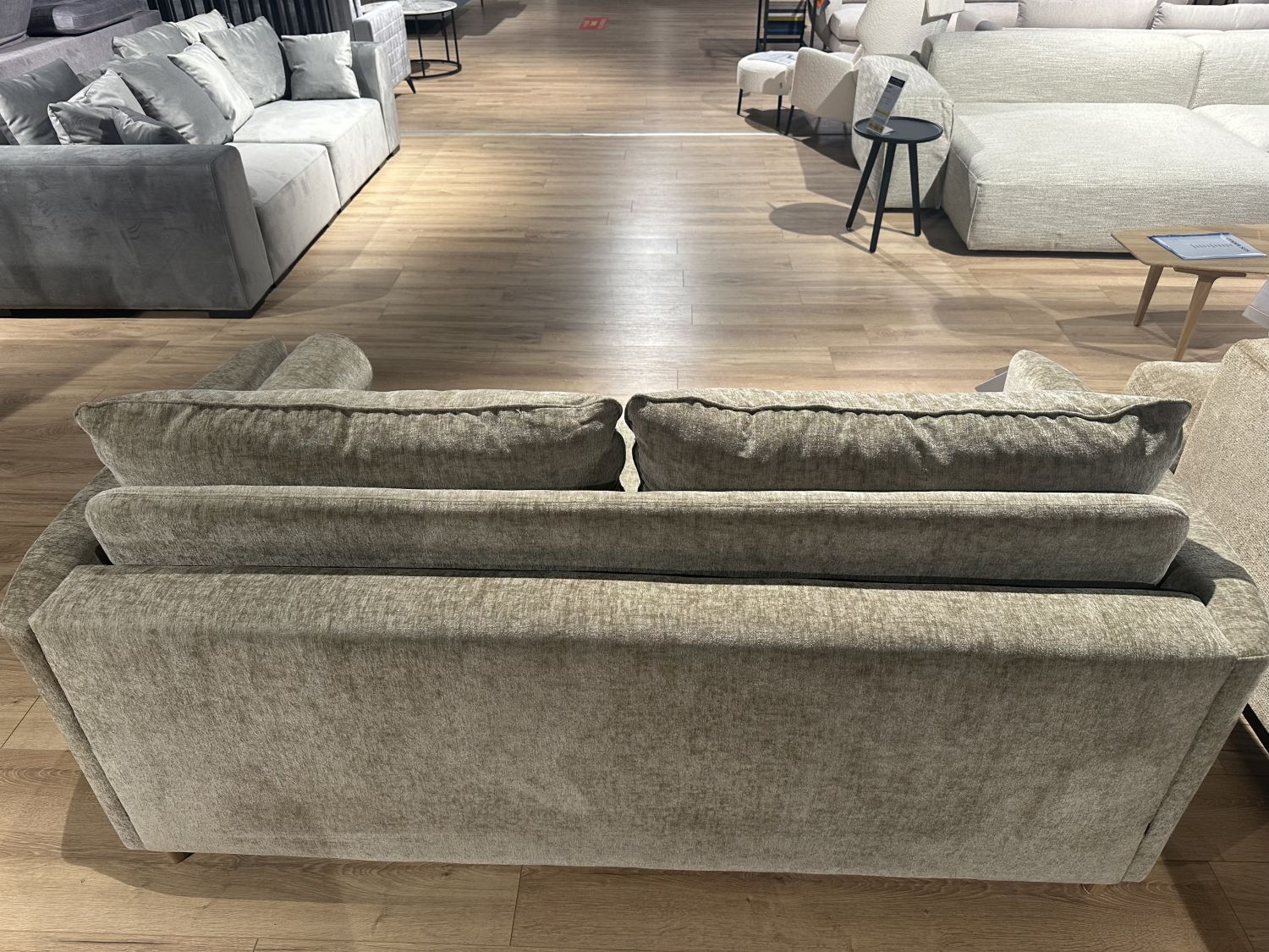 Frances sofa 2,5 SITS ze stelażem włoskim wyprzedaż z ekspozycji - 33%