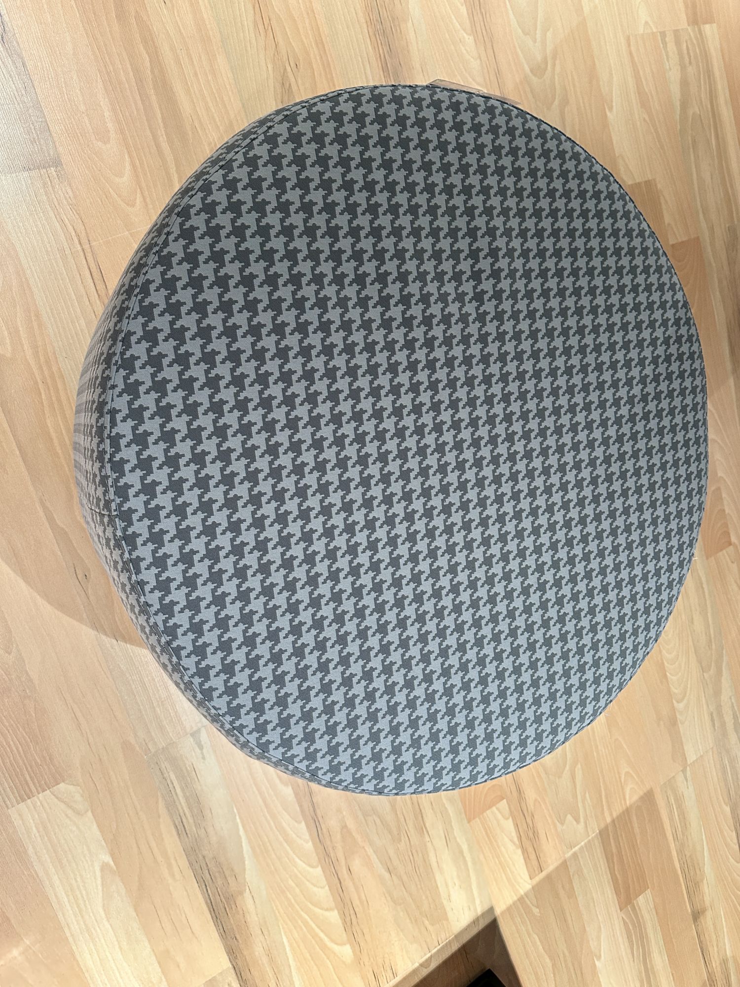 Pufa Piko średnica 80cm - przecena z ekspozycji -67% Pufa Piko średnica 80cm - przecena z ekspozycji -67%