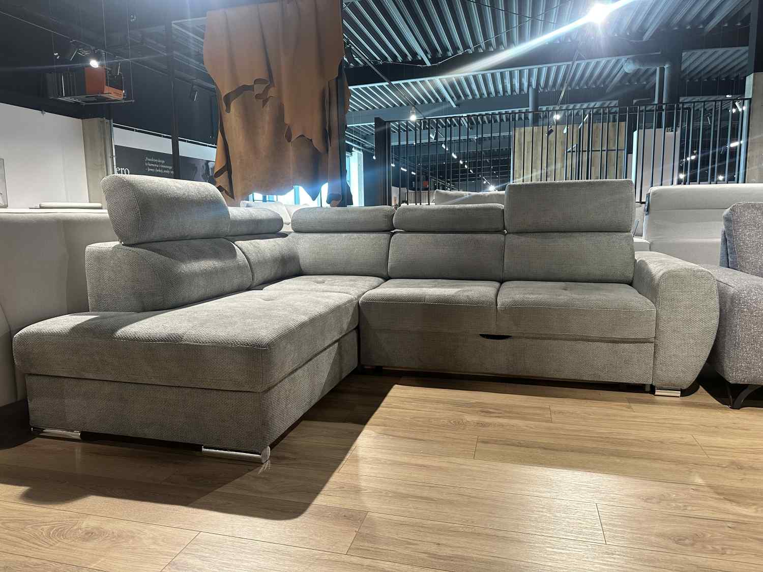 Narożnik Patryzia Comforteo z funkcją spania i pojemnikiem na pościel , przecena z ekspozycji -22%