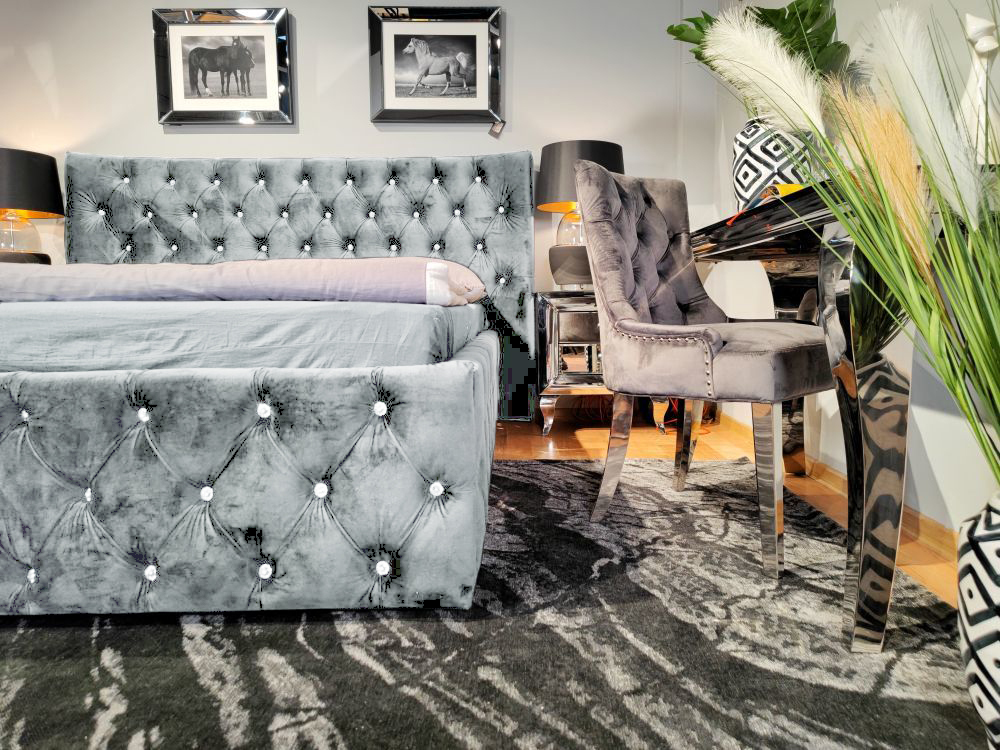 Łóżko tapicerowane Sycylia pikowane z kryształkami 160x200 glamour z pojemnikiem od ręki Magic Velvet 2240