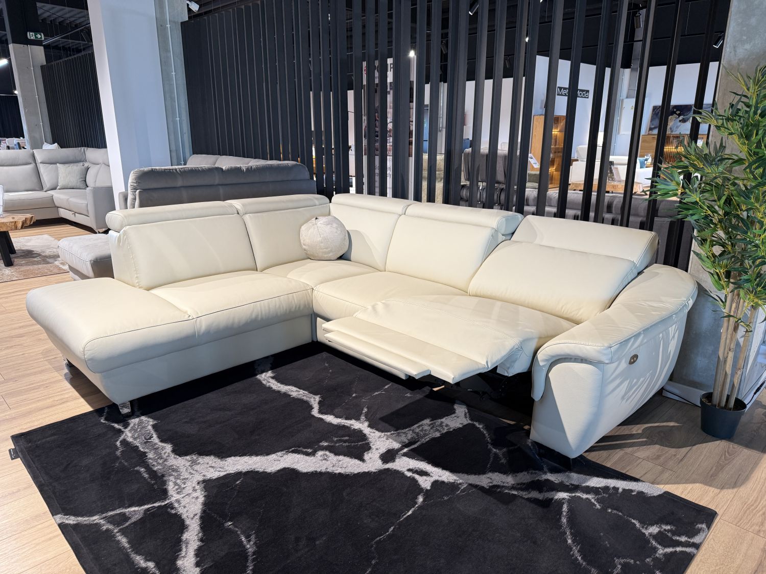 Narożnik z funkcją relaks Trend Des Sofa Line 1HT-E-ELE1-1TVE