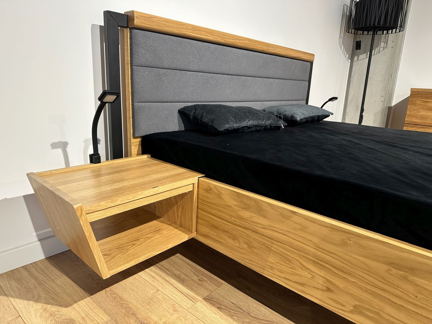 Zestaw Pik : Łóżko+ szafki nocne z lampką, przecena z ekspozycji -20%