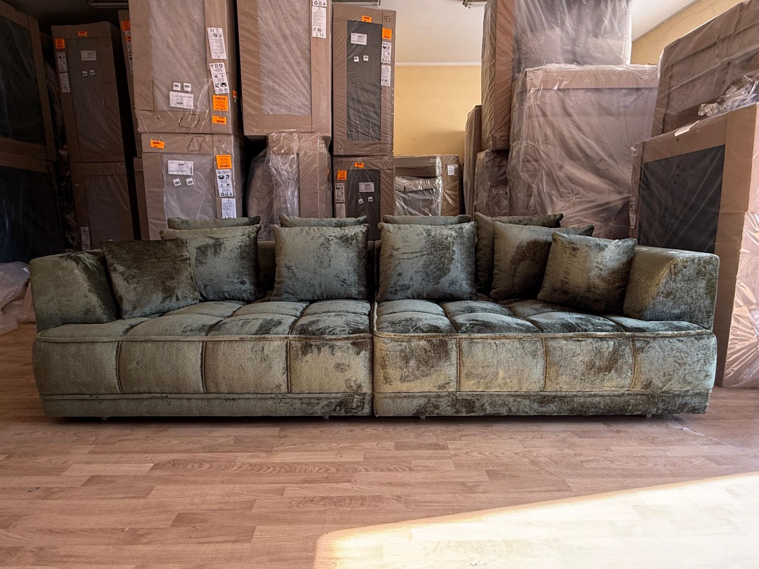 Tiga Bigsofa sofa z elektrycznie wysuwanymi siedziskami Wersal