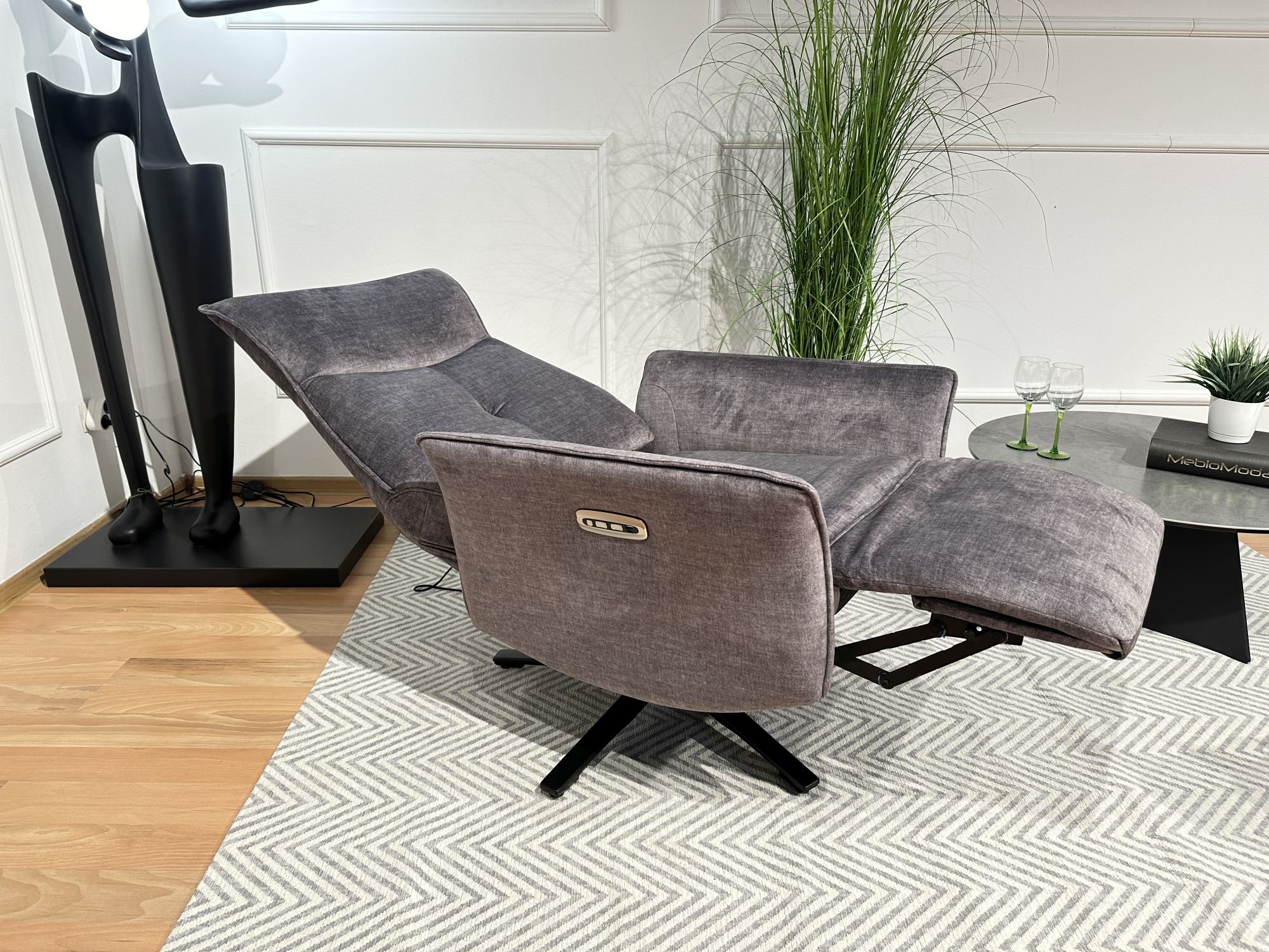 Fotel relaks elektryczny Nube tkanina Vogue 15