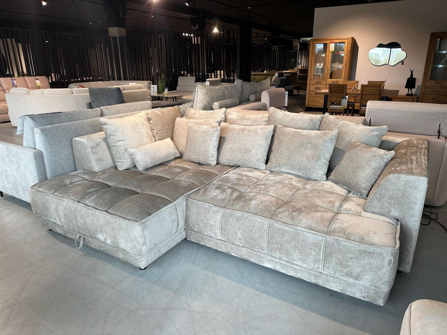 Tiga Box narożnik z elektrycznie wysuwanym siedziskiem i pojemnikiem Wersal Aphrodita 23