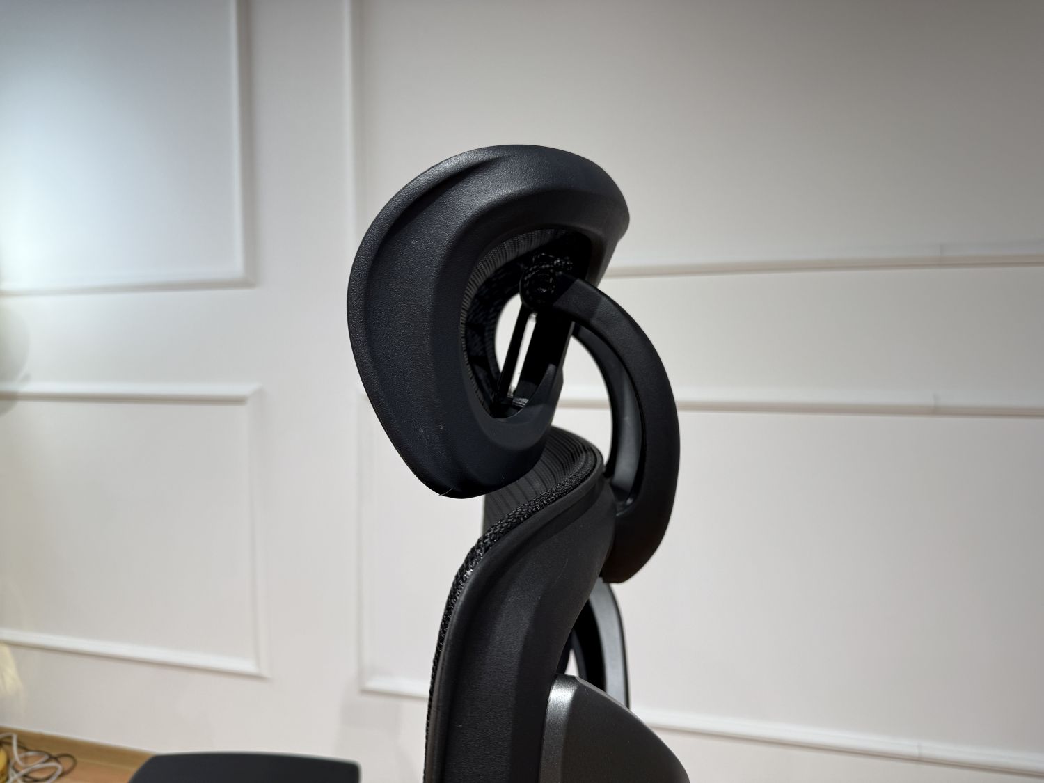 Fotel ergonomiczny z podnóżkiem Elton