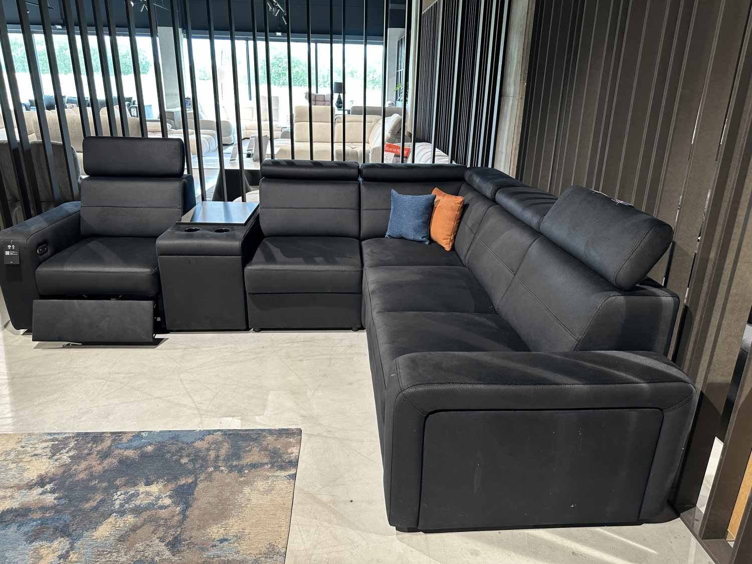 Narożnik Basic od Ideal sofa z funkcją spania , barkiem oraz z fotelem relax - przecena z ekspozycji -23%