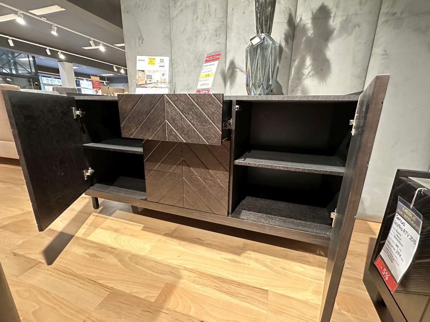 Zestaw mebli GENUA - przecena z ekspozycji -30% Zestaw mebli GENUA - przecena z ekspozycji -30%