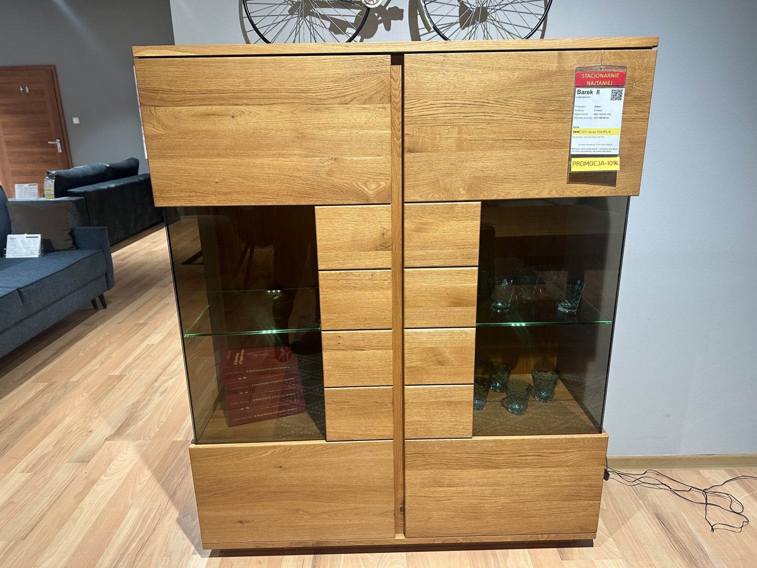 Zestaw mebli LIMERA : WITRYNA I+ KOMODA III +BAREK II z oświetleniem , przecena z ekspozycji -30%