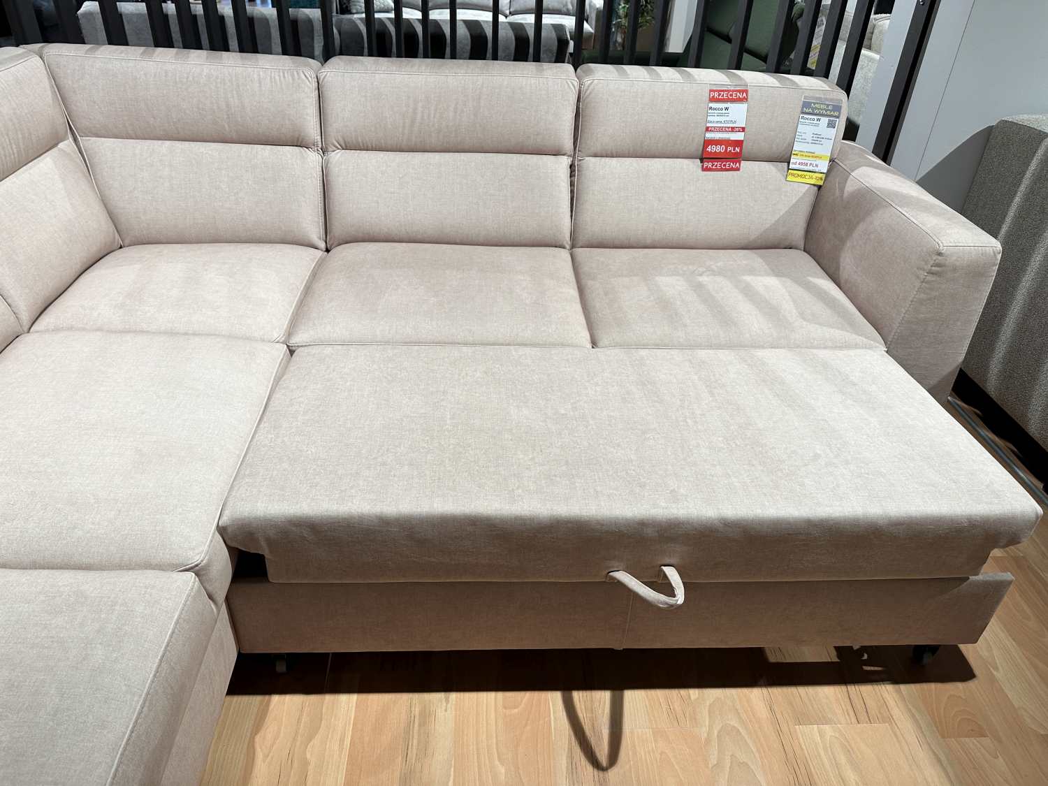 Narożnik Rocco z funkcją spania i pojemnikiem , przecena z ekspozycji -26%