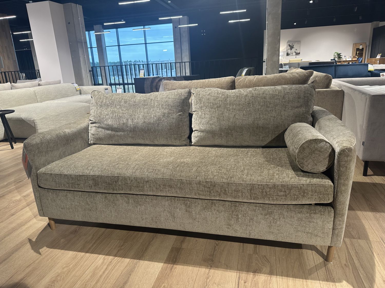 Frances sofa 2,5 SITS ze stelażem włoskim wyprzedaż z ekspozycji - 33%