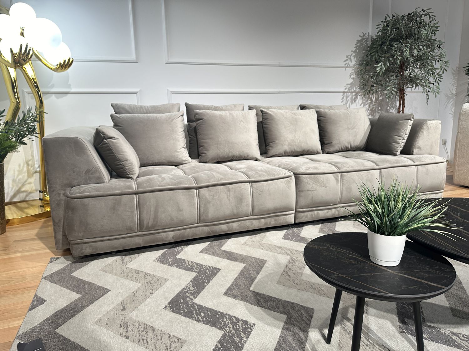 Tiga Bigsofa sofa z elektrycznie wysuwanymi siedziskami Wersal Aphrodita 22 Tiga Bigsofa sofa z elektrycznie wysuwanymi siedziskami Wersal Aphrodita 22
