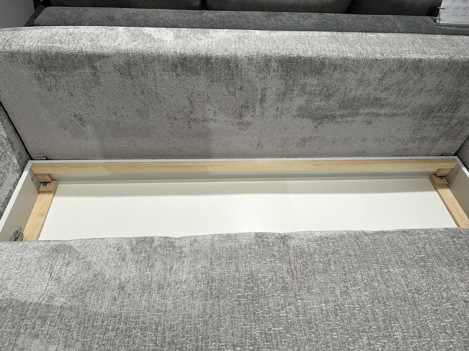 Sofa rozkładana z pojemnikiem Olandi 3R - przecena 20% Sofa rozkładana z pojemnikiem Olandi 3R - przecena 20%