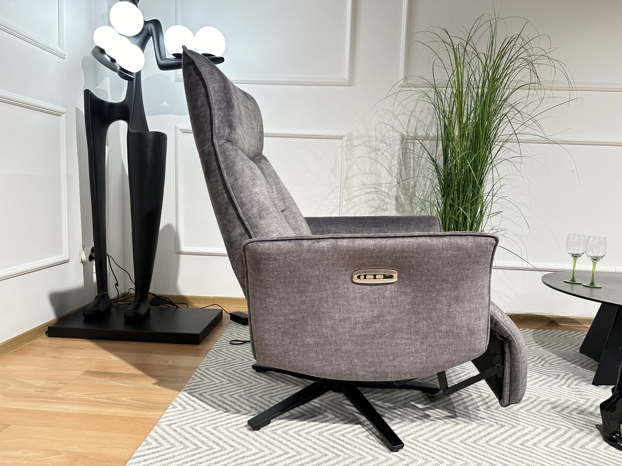 Fotel relaks elektryczny Nube tkanina Vogue 15