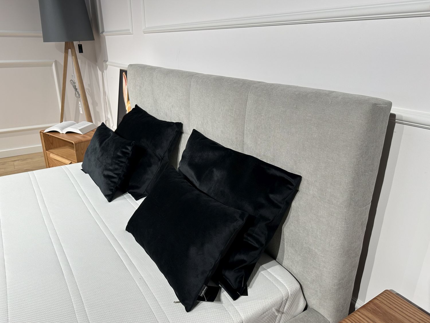 Łóżko Sara 160x200 z pojemnikiem i materacem Tk. Terra 96