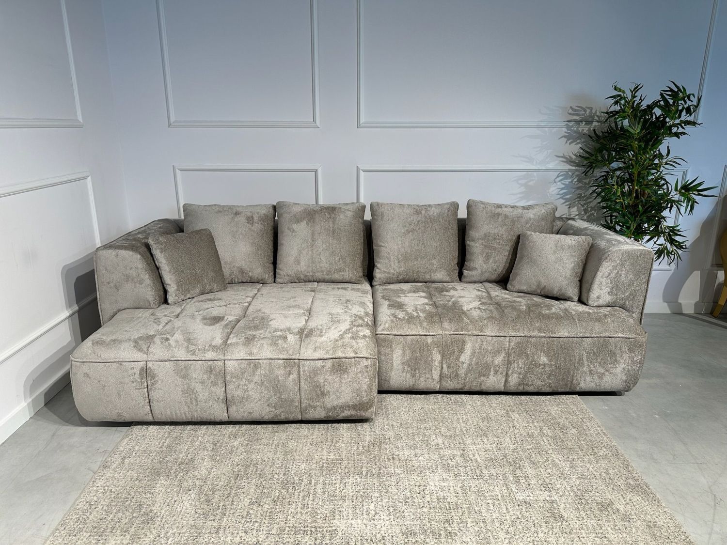 Sofa Albio z elektrycznie regulowanymi siedziskami Wersal