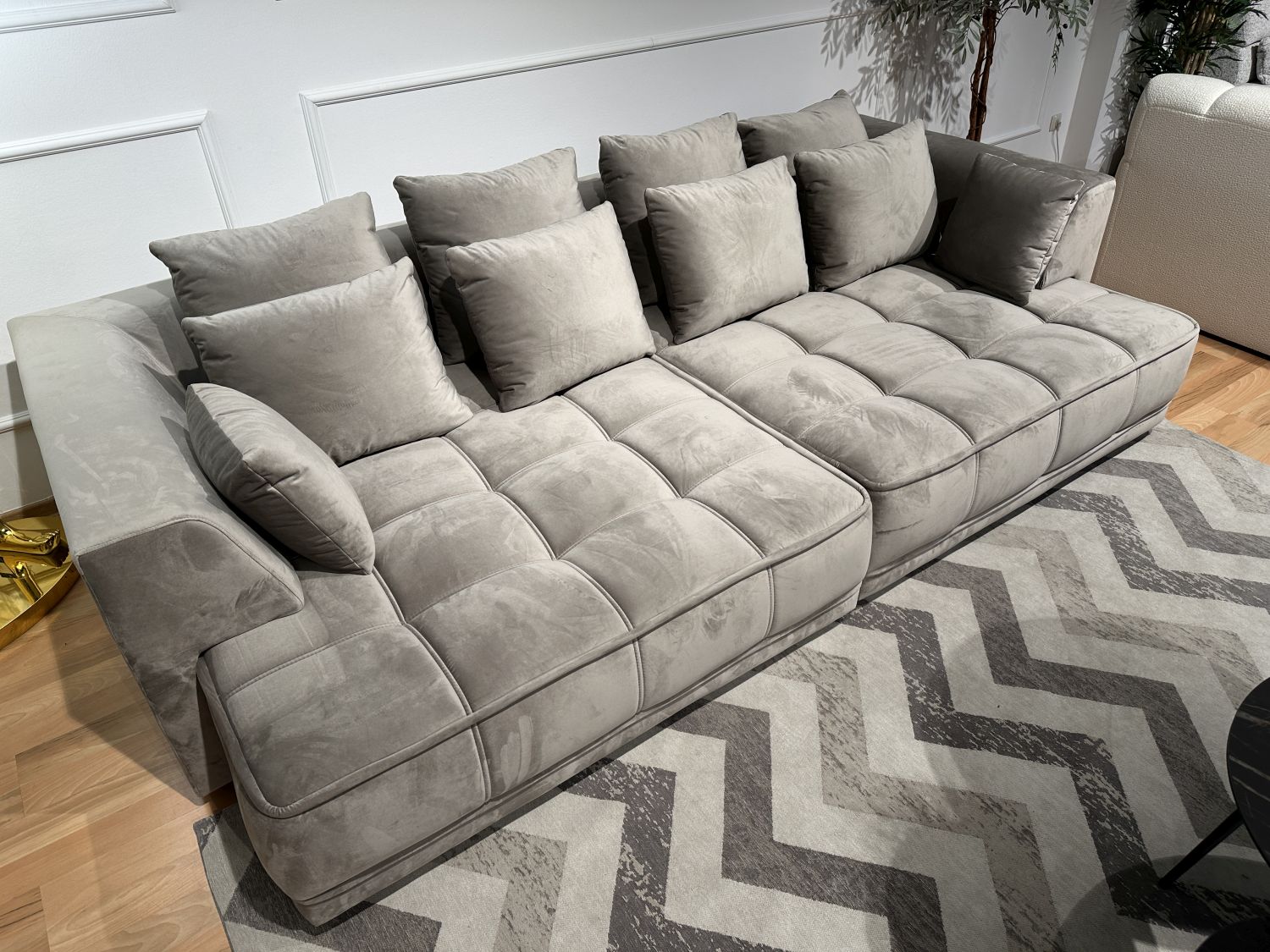 Tiga Bigsofa sofa z elektrycznie wysuwanymi siedziskami Wersal Aphrodita 22 Tiga Bigsofa sofa z elektrycznie wysuwanymi siedziskami Wersal Aphrodita 22