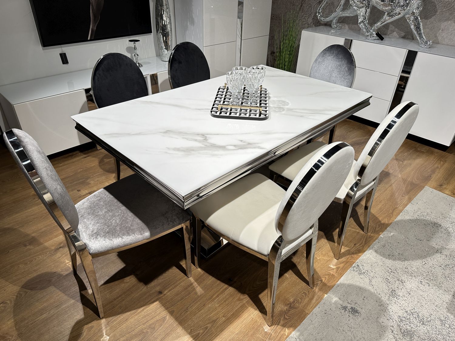 Krzesło chromowane FT 83 Glamour-Silver biały velvet Louis ludwik