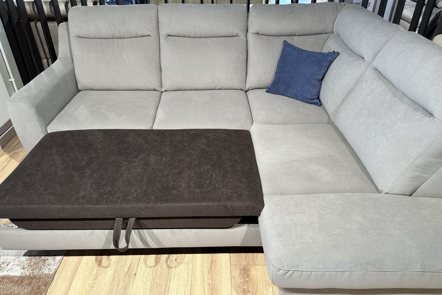 Narożnik z funkcja spania Gio, Des Sofa Line 2F-OTM/BK